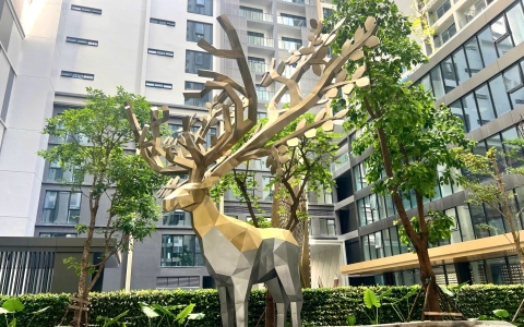 Mô hình tượng hươu inox 304 sản xuất thi công tại dự án Heritage West lake Tây Hồ Hà Nộ