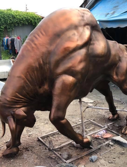 Bò húc chất liệu nhựa Composite giả đồng