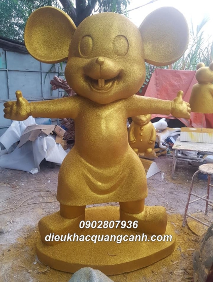 Tượng Chuột Phủ Kim Tuyết Bằng Mút Xốp