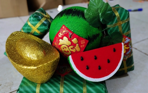 Cách chọn kích thước mô hình bánh chưng bánh tét mút xốp phù hợp từng không gian trưng bày