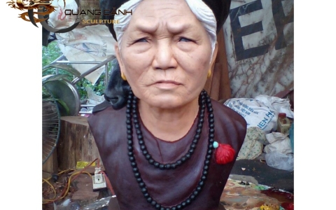 Bạn nghĩ sao về đắp tượng chân dung cho bản thân và gia đình?
