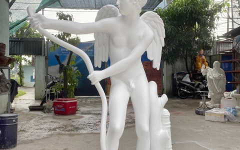 Có nên trang trí khuôn viên bằng tượng composite hay không?