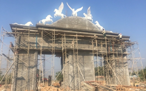 Công Trình Bầy Ngựa Cổng Chào lớn.