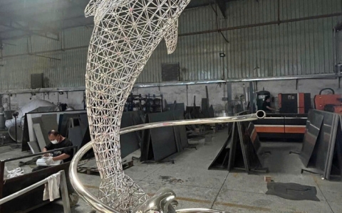 Điêu khắc tượng inox theo yêu cầu: Dịch vụ gia công và thiết kế độc quyền