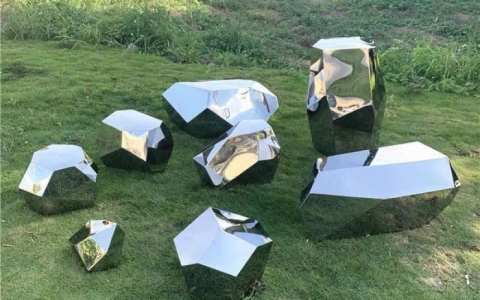Đơn vị chuyên thiết kế tượng inox theo yêu cầu giá tốt