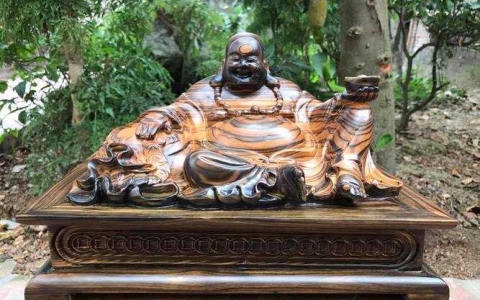 Những Chất Liệu Sản Xuất Tượng Trang Trí Sân Vườn