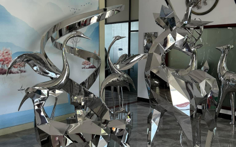 Những lưu ý cần phải biết khi sử dụng tượng decor inox trang trí nội ngoại thất