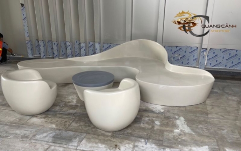 Thay đổi không gian sống với tượng nhựa composite decor phòng khách