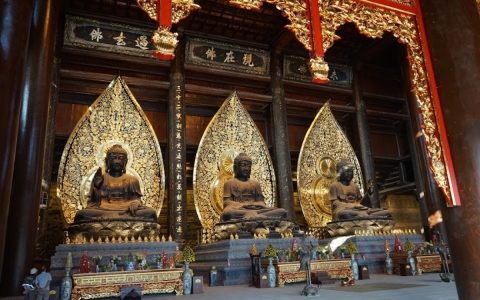 Thông điệp trên những bức phù điêu trong Phật điện Tam Chúc