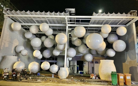 Trang Trí Quán Bằng Trái Trân Châu Nhựa Composite