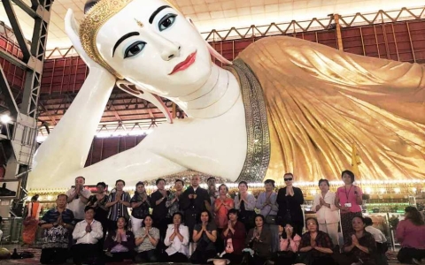 Tượng Phật nằm khổng lồ tại chùa Chaukhtatgyi Myanmar