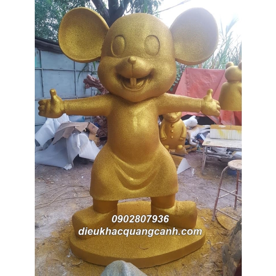 Tượng Chuột Phủ Kim Tuyết Bằng Mút Xốp