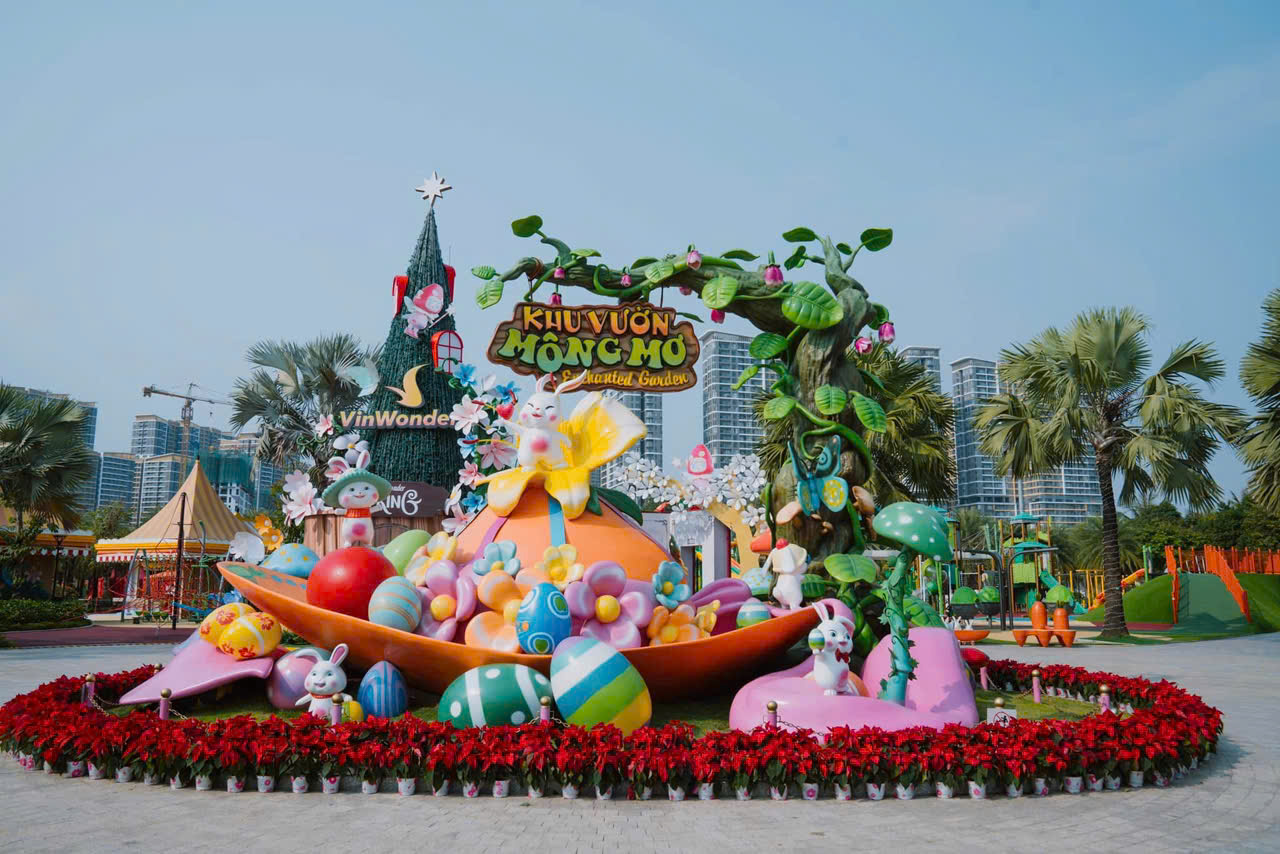 thi-cong-tuong-nhua-composite-quang-truong