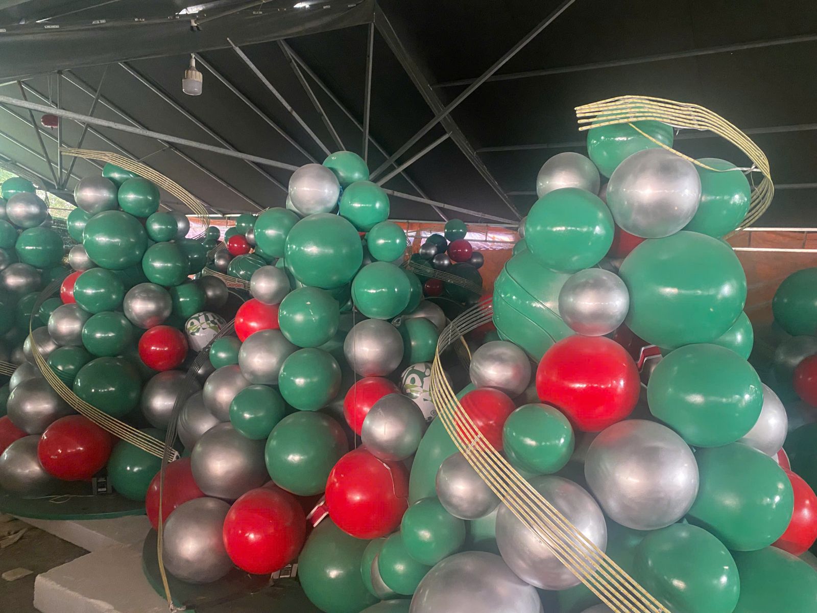 Tiểu cảnh Giáng sinh và Năm mới