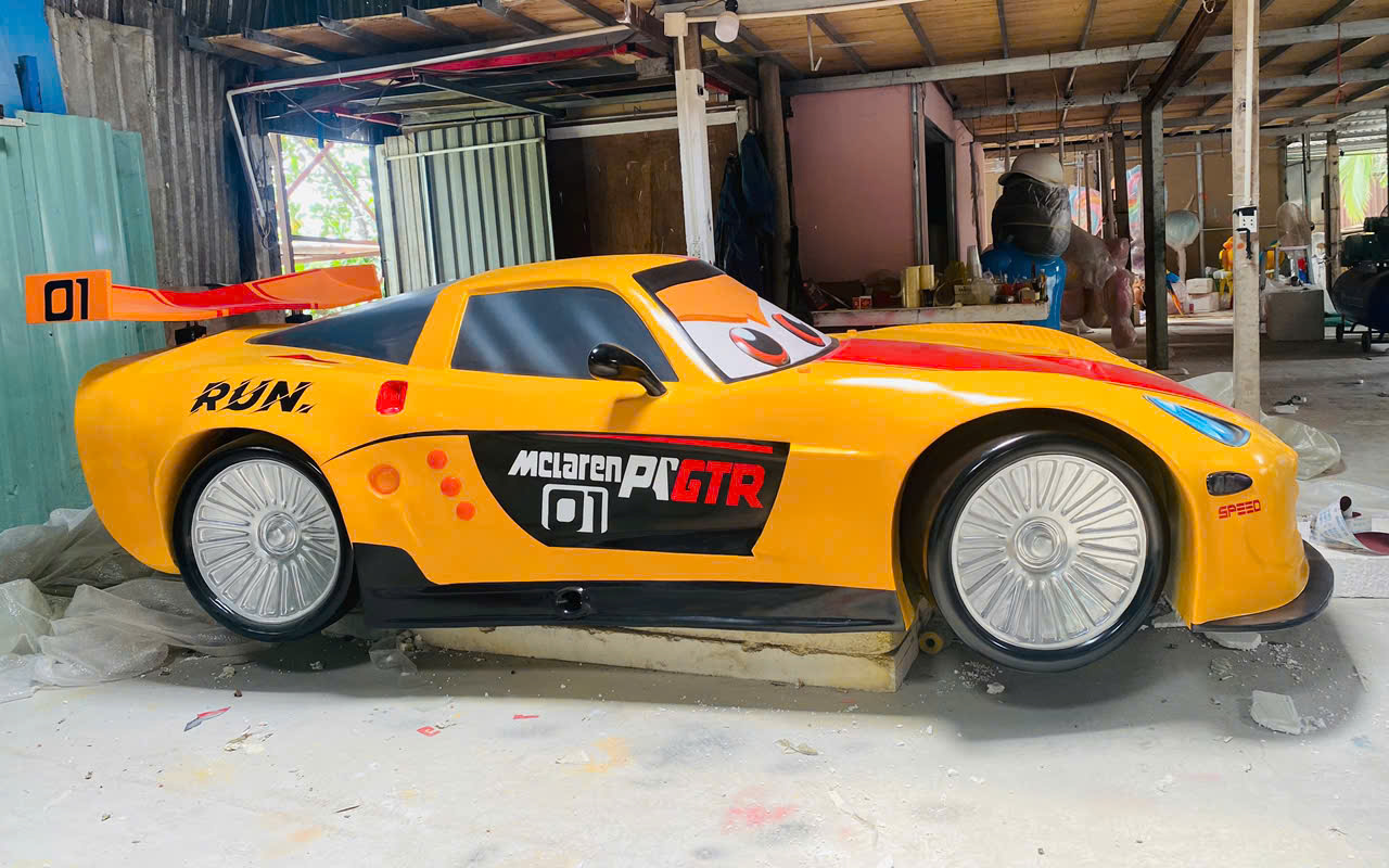 mô-hình-ô-tô-bằng-composite-4