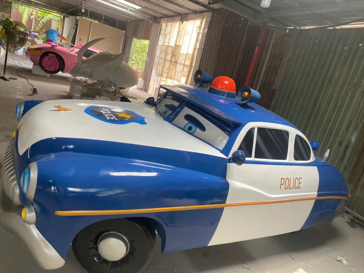 mô-hình-ô-tô-bằng-composite-2