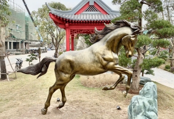 5 Lưu Ý Khi Đặt Hàng Tại Xưởng Điêu Khắc Tượng Composite Lớn: Đừng Chỉ Nhìn Vào 