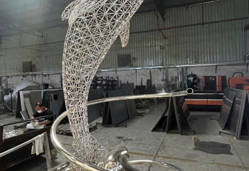 Điêu khắc tượng inox theo yêu cầu: Dịch vụ gia công và thiết kế độc quyền