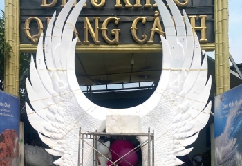 Thi công tượng nhựa composite quảng trường | Bền đẹp uy tín