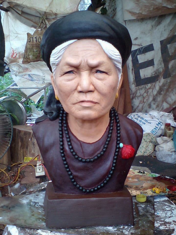 Tượng Chân Dung Mẹ Việt Nam Anh Hùng