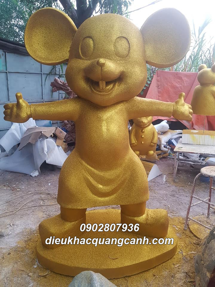 Tượng Chuột Phủ Kim Tuyết Bằng Mút Xốp